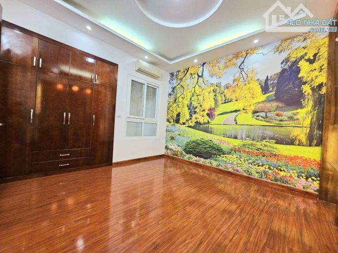 Phân lô Phạm Tuấn Tài - 3 làn ô tô - vỉa hè rộng - vừa ở vừa cho thuê kinh doanh - 5