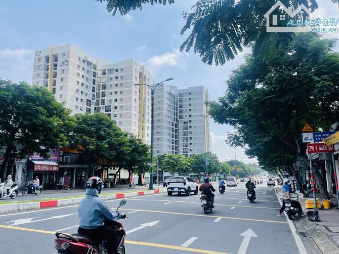 Bán Nhà Mặt tiền LÊ VĂN VIỆT Q9 DT: 103.2m2 Ngang 5m Giá 29 Tỷ - 5