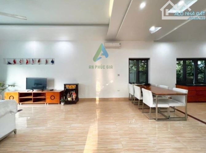 CHO THUÊ NHÀ NGUYÊN CĂN MẶT TIỀN ĐƯỜNG NGUYỄN PHAN CHÁNH - 300 M² - 3 PN - GIÁ 30 TRIỆU - 5