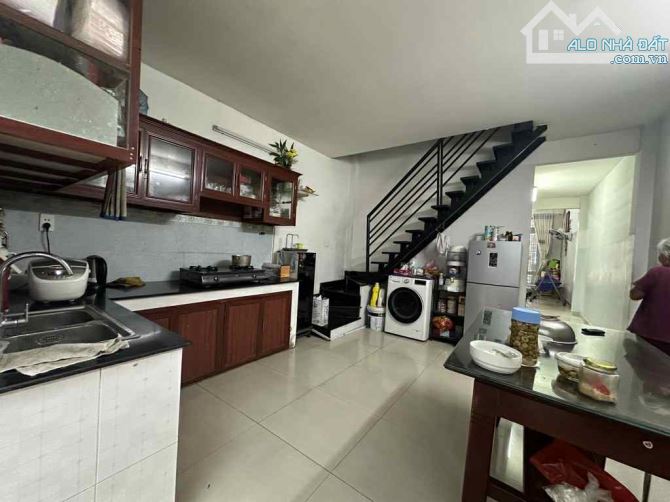 Dương Thị Mười hẻm xe hơi 8m đối diện BV Q12 71,8m chỉ 4,5 tỷ - 5