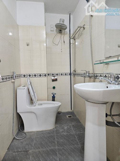 TÂN TRIỀU 30M² ÔTÔ ĐỖ CỬA VÀO NHÀ, MT 4.5M, 5 TẦNG, CHỈ NHỈNH 8:TỶ - 5