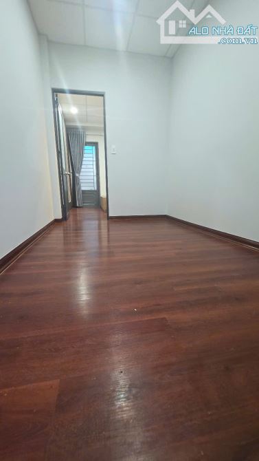 2 tỷ 450 - Sổ riêng- 1 xẹc - ô tô đỗ 1 căn - DTSD 48.4m2 - 5