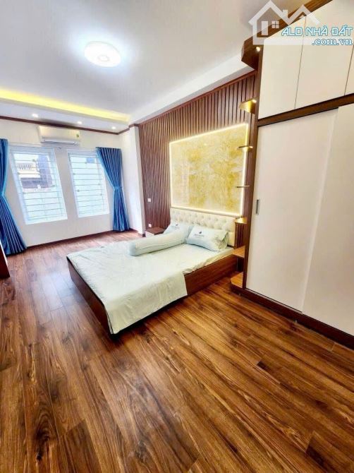 Một nhà ra phố - Ba gác đỗ cửa - Mặt ngõ thông - Kinh doanh - 6 tầng  - Full nội thất. - 5
