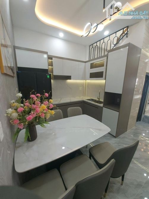 NHÀ ĐẸP Ở NGAY, ĐƯỜNG QUANG TRUNG, P.10, GÒ VẤP, 94M2 TRỆT, 1 LẦU, 3 PN, 3WC, 6TỶ1 - 5