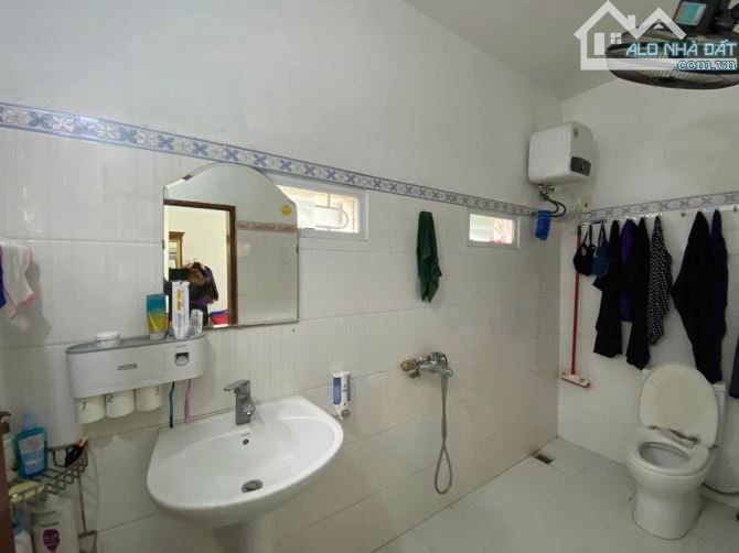 🏠🏠🏠Chào bán nhà 3 tầng mặt đường Tiền Đức, Trại Chuối kinh doanh buôn bán giá 4,2 tỷ - 5