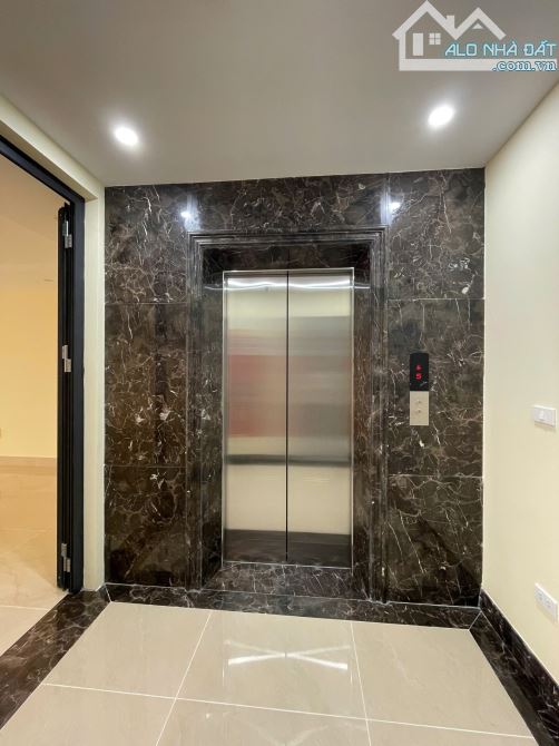 Cho thuê toà nhà văn phòng Trung Văn, Nam Từ Liêm. DT 150m2, 7 nổi, 1 hầm, thang máy 150tr - 5