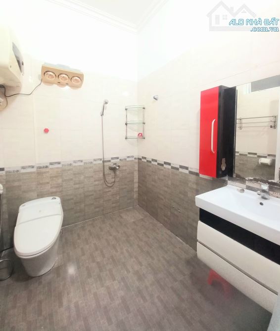 Bán nhà tại  Trần Phú,, Cầu Đất, Ngô Quyền. 65m², 5 tầng, chỉ 10,5 tỷ - 5