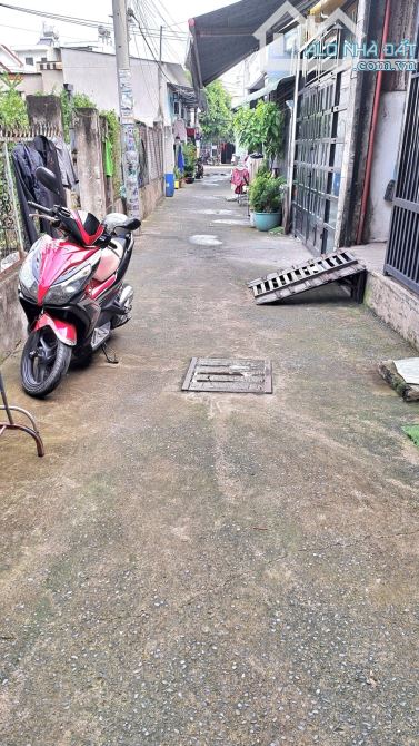 🏦QUẬN 12 MỘT SỆT ĐƯỜNG TRẦN THỊ HÈ NHÀ CẤP 4 GÁC LỬNG NGANG 4x15 DTSD72m2 DTCN 58m2 GIÁ 3 - 6