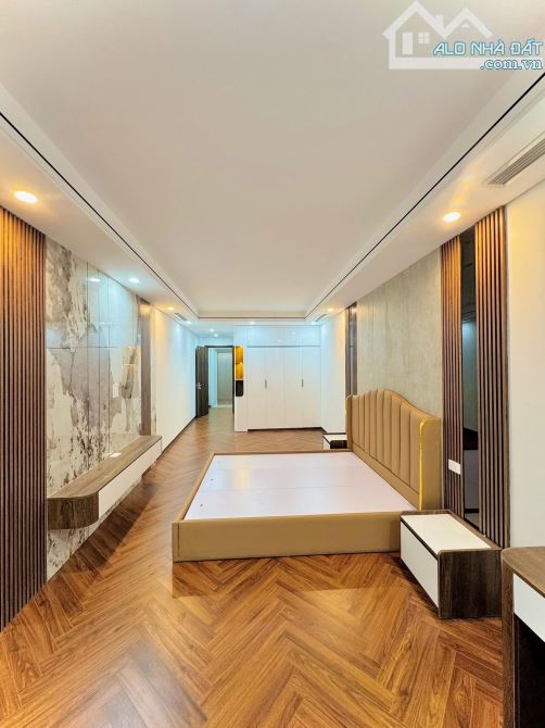 Giáp Bát ,diện tích 51m, 6tầng , MT 3.4m, giá 20,5tỷ Hoàng Mai