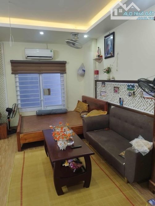 Bán nhà Tam Trinh. Nhà phân lô, ngõ nông - rộng, gần phố, lô góc, tặng full nội thất. - 6