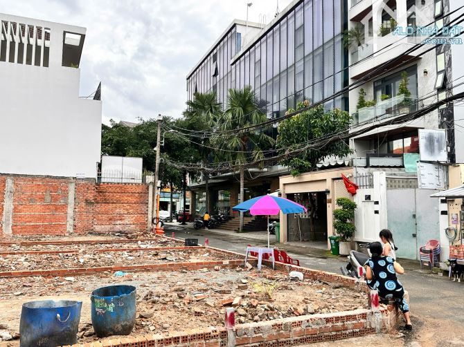 28.9 TỶ-THU NHẬP 1.3 TỶ/N. BÁN TOÀ CHDV,HẼM 8m đường hoàng diệu 2, p.linh chiểu , thứ đức - 6