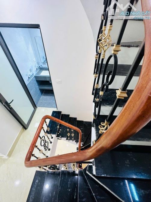 BÁN NHÀ HOÀNG SÂM - CẦU GIẤY - KHU PHÂN LÔ - GẦN Ô TÔ - 34M2, 4 TẦNG - 7.35 TỶ - 6