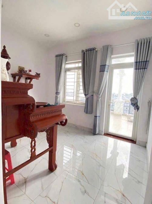 Bán Nhà Ngộp 4 Tỷ,Mặt Tiền KD 4 Tầng Dt 133m ngang 7, UBND Long Trường 9 tỷ X - 6