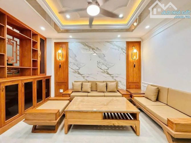 BÁN NHÀ ĐẸP HẺM 6M NGUYỄN VĂN KHỐI,5 TẦNG, 70M2, GIÁ 10,8 TỶ - 6