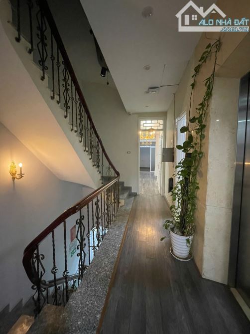 Cho thuê nhà MP Vũ Phạm Hàm, Cầu Giấy. DT 150m2, 6.5 tầng, Mt 5.5m. thang máy 100 tr/th - 6