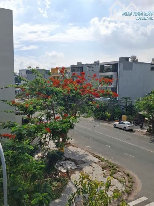 Bán nhà KDC Cát Lái Quận 2  Bán nhà 5 tầng thang máy ngang 7M mặt tiền đường 12M - 6