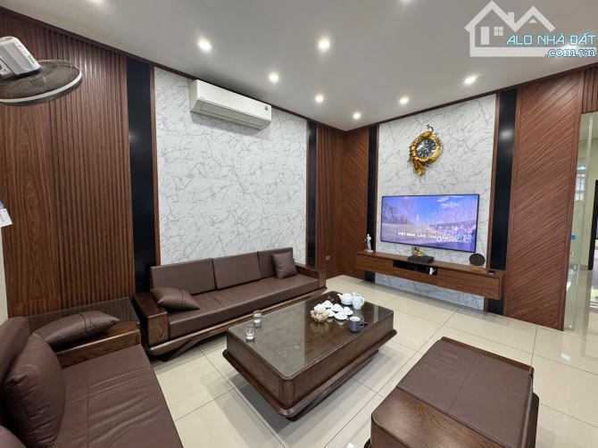 Bán Gấp Siêu Biệt Thự Phố Hoàng Ngân-Trung tâm TP Thái Nguyên -356m2, lô góc -Chỉ 14,5 Tỷ - 7