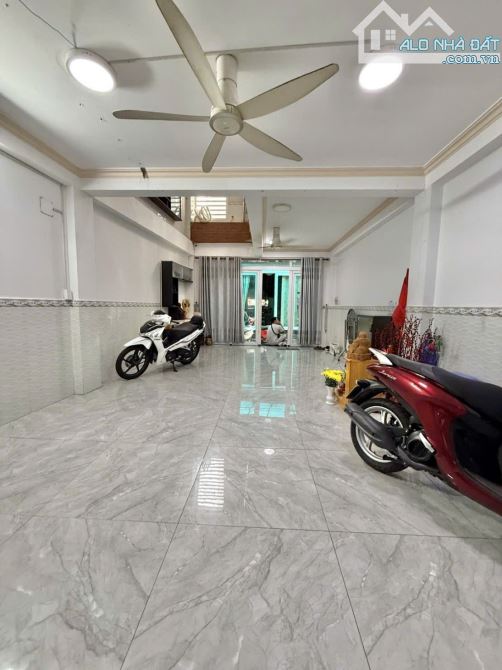 ĐOÀN GIỎI - TÂN PHÚ - NHÀ 5 TẦNG - HẺM XE HƠI 4M - 48M2 - GẦN AEON - CHỈ 6.X   Vị trí ngay - 7
