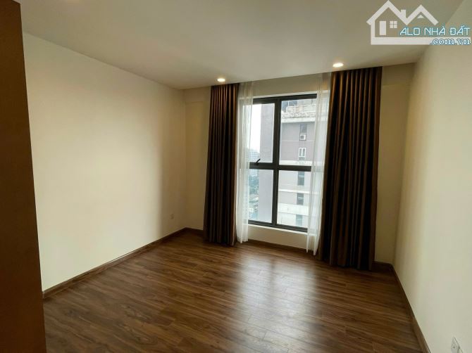 Cho thuê Golden Palm - 3 phòng ngủ, nội thất cơ bản, căn góc , view cực thoáng - 7