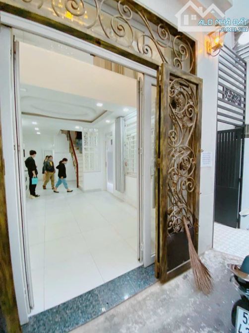 BÁN NHÀ GẦN MẶT TIỀN KHU ĐỒNG BỘ NGUYỄN CÔNG HOAN, P7 PHÚ NHUẬN - 5 TẦNG MỚI CỨNG - 7,7 TỶ - 7
