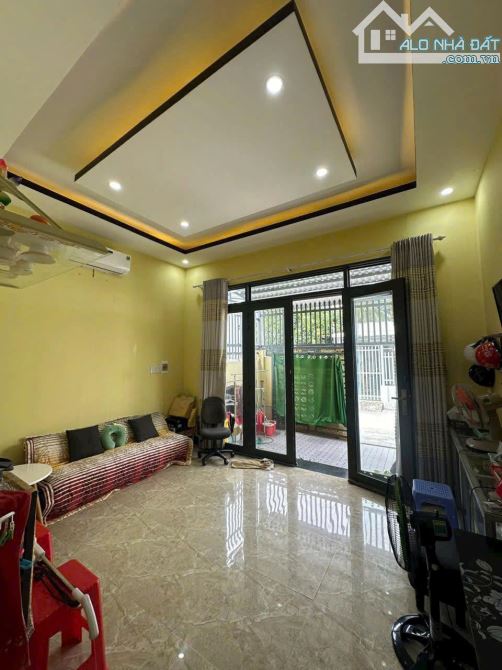 Cần bán căn nhà cấp 4 800 TRIỆU Sổ Hồng Riêng - 130m2 - Tân Thông Hội - 7