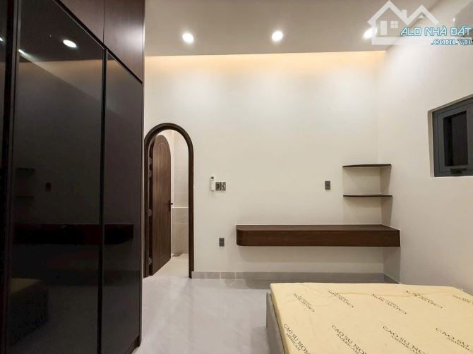Bán nhà 2 mặt tiền khu ẩm thực Phan Xích Long, P3 - Bình Thạnh, dt 4,5x10m - 2 tầng 3pn, - 7