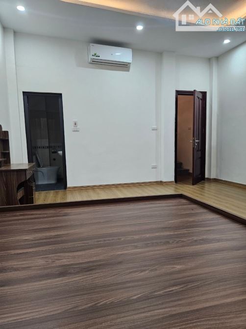 TÂN TRIỀU 30M² ÔTÔ ĐỖ CỬA VÀO NHÀ, MT 4.5M, 5 TẦNG, CHỈ NHỈNH 8:TỶ - 7