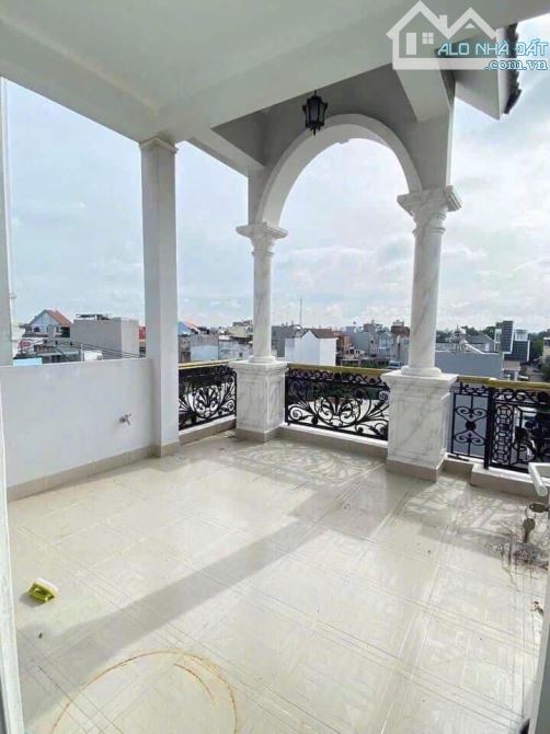 Bán Nhà Ngộp 4 Tỷ,Mặt Tiền KD 4 Tầng Dt 133m ngang 7, UBND Long Trường 9 tỷ X - 7