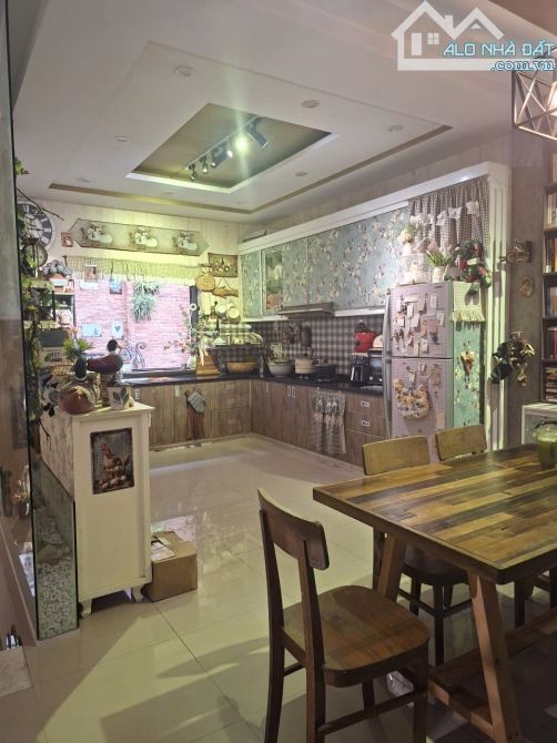 BÁN NHÀ ĐẸP VIP NGAY NGUYỄN ẢNH THỦ, Q 12, 4 TẦNG, NGANG LỚN 6M, CHỈ 18 TỶ - 7