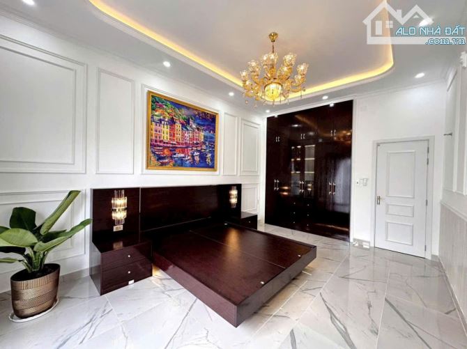Bán nhà hẻm xe hơi Huỳnh Tấn Phát, NB, Dt 4 x18m, 2 lầu. Giá 6,3 tỷ - 8