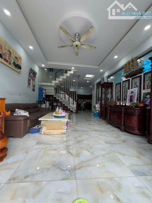 BÁN BIỆT THỰ PHỐ KHU ĐÔNG THỦ THIÊM – BÌNH TRƯNG ĐÔNG, QUẬN 2  📍 Vị trí: MT Đường 33 - 8