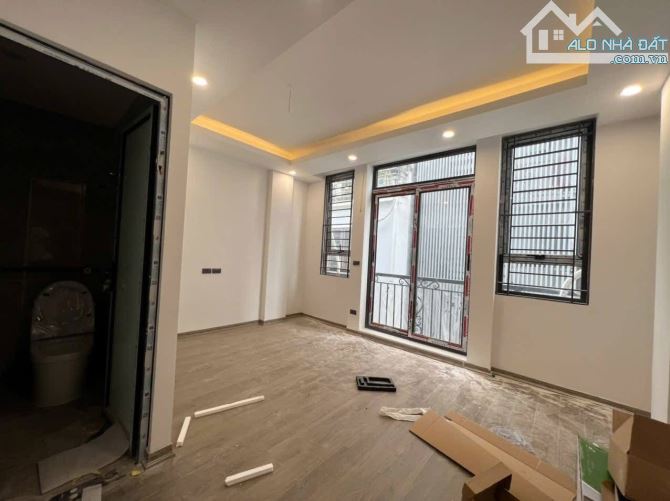 CỰC HIẾM ! PHỐ VŨ TÔNG PHAN - Ô TÔ TRÁNH - NHÀ ĐẸP 7 TẦNG THANG MÁY - GIÁ NHỈNH 15 tỷ CÒN - 8