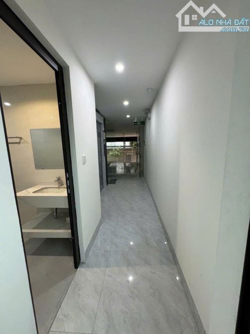 TOÀ NHÀ VĂN PHÒNG 8 TẦNG 60m MT 4.5m  MỚI XÂY Ô TÔ TRÁNH 2 MẶT THOÁNG VỈA HÈ 28 TỶ - 8