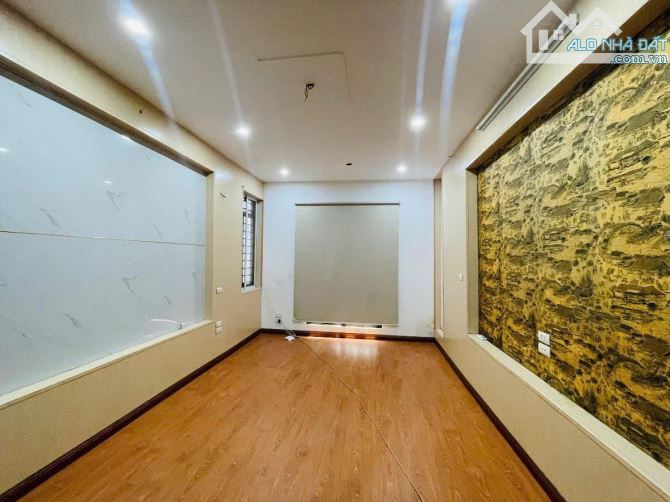 HÀNG KHỦNG CẦU GIẤY 45m 5 TẦNG MT 3.6m NGÕ THÔNG 20m RA PHỐ PHÂN LÔ 2 THOÁNG 15 TỶ - 8