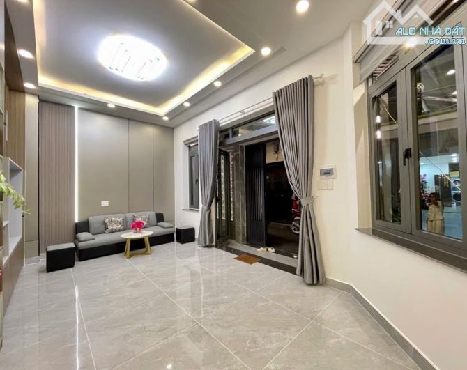 NHÀ MỚI GÓC 2 MẶT TIỀN THOÁNG MÁT. 6T4. (7X8) 55M2 NGUYỄN TƯ GIẢN GẦN PHAN HUY ÍCH, P12, G - 9