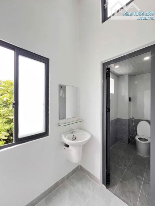NHÀ NGAY UỶ BAN PHƯỜNG CUỐI ĐỒNG KHỞI - chỉ 700tr là sở hữu ngay - 9