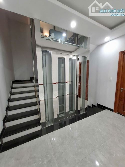Bán nhà KDC Cát Lái Quận 2  Bán nhà 5 tầng thang máy ngang 7M mặt tiền đường 12M - 9