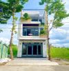 BÁN NHÀ 2 LẦU MỚI XÂY ĐƯỜNG D6 KDC HỒNG LOAN , CẦN THƠ