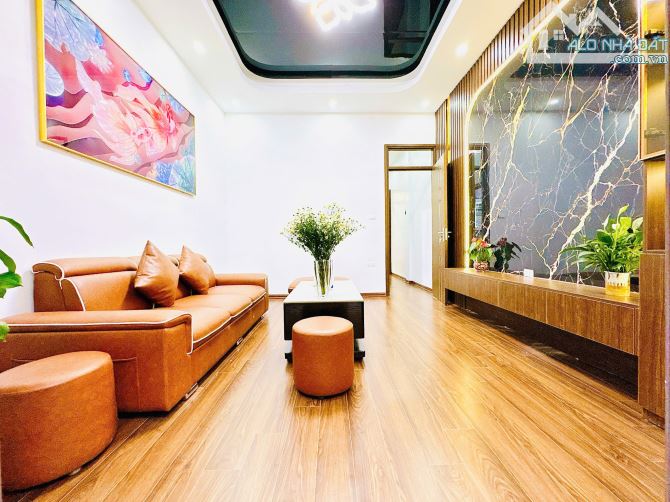 Căn góc 4T đẹp vừa ở vừa kinh doanh oto đỗ cửa ngõ thông vài bước ra Hồ,cách MP 25m