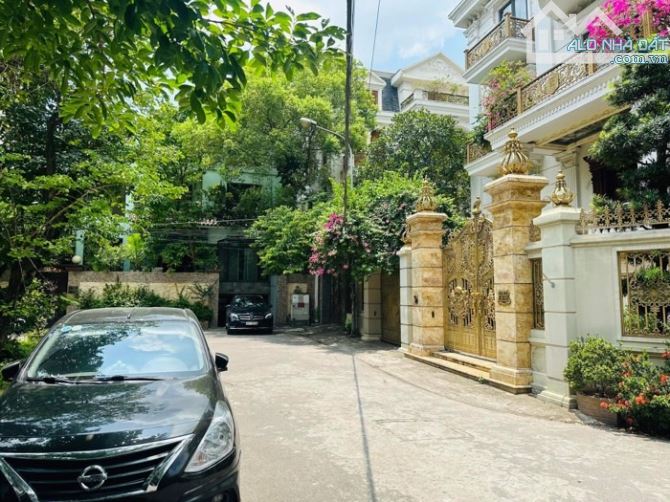 SIÊU PHẨM BIỆT THỰ VƯỜN ĐÀO - TÂY HỒ, SIÊU - SIÊU HIẾM - SIÊU NGON DT 230 M2 X 4 TẦNG