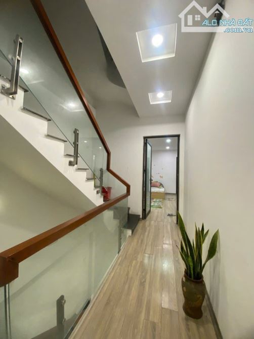 MẶT PHỐ Ô TÔ TRÁNH, 6 TẦNG MỚI TINH - Ô TÔ TRÁNH - KINH DOANH ĐỈNH, LÔ GÓC 3 MẶT THOÁNG