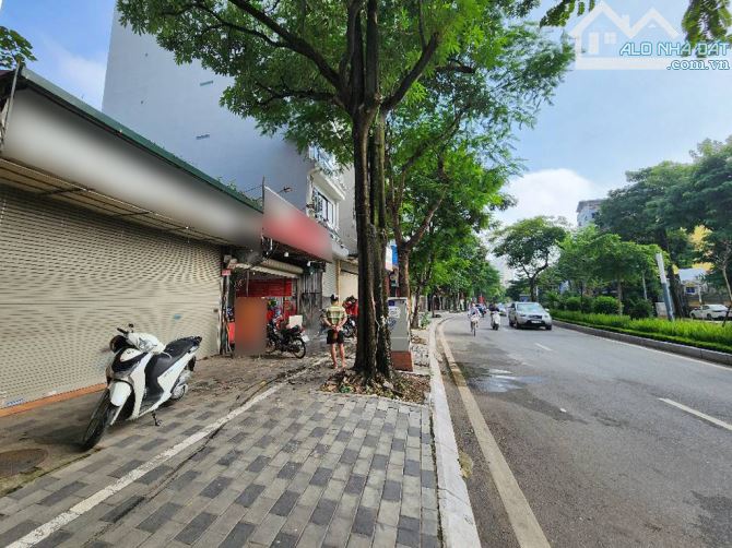 170m Đất-1 MẶT PHỐ 1 Mặt Ngõ- LẠC LONG QUÂN-Vỉa Hè rộng 4 m. giá: 86 tỷ