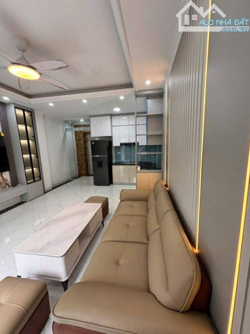 Bán Nhà Tây Hồ- Nhỉnh 11 Tỷ -oto tránh nhau-7 Tầng thang máy.