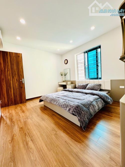 Cần bán gấp! Chung cư Pháp Vân 91m,3PN, 2WC nhỉnh 5 tỷ, view đẹp,full nội thất, về ở luôn