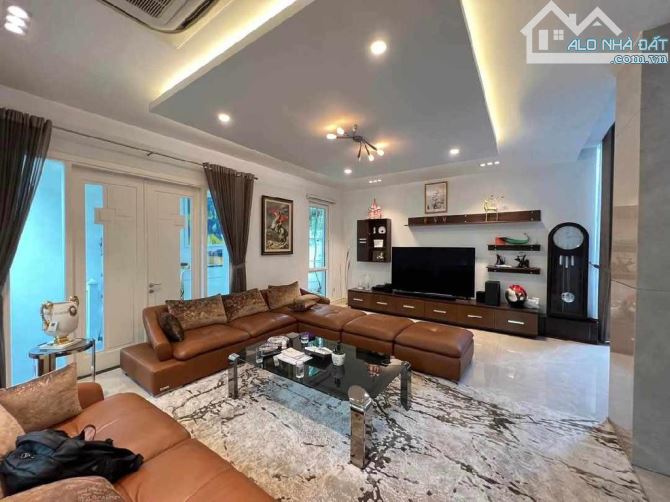 SIÊU PHẨM BIỆT THỰ VƯỜN ĐÀO - TÂY HỒ, SIÊU - SIÊU HIẾM - SIÊU NGON DT 230 M2 X 4 TẦNG