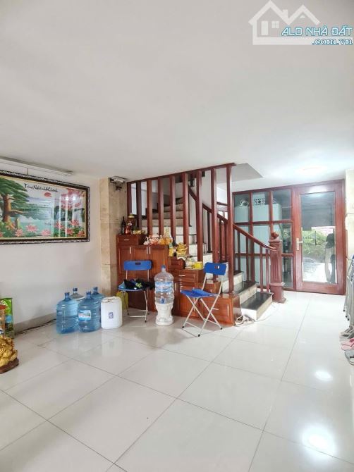 PHÂN LÔ HOÀNG QUỐC VIỆT, 2 MẶT TIỀN NGÕ THÔNG, ÔTÔ 7 CHỖ, 43m, 5 TẦNG MỚI, 15.8 Tỷ