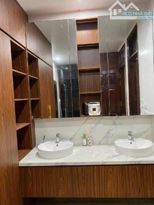 Lạc Long Quân Nhà Cực Đẹp 50m2 x5T Thông Võ Chí Công-Xuân La Ô Tô 15 tỷ2