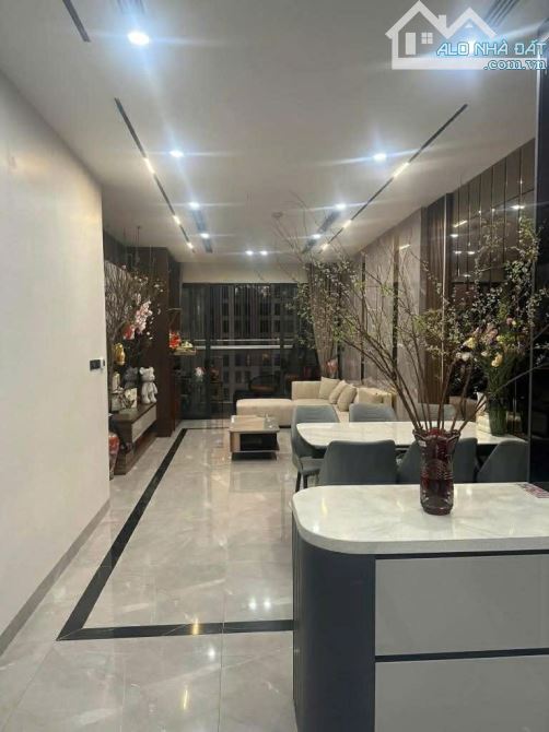 BÁN GẤP CĂN HỘ CCCC 25 LÊ VĂN LƯƠNG - NHÀ ĐẸP ĐÓN TẾT - TẦNG TRUNG - BAN CÔNG TÂY NAM 105M