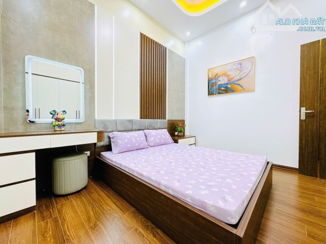 Căn góc 4T đẹp vừa ở vừa kinh doanh oto đỗ cửa ngõ thông vài bước ra Hồ,cách MP 25m