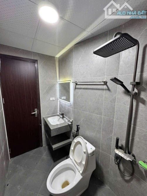 Bán Nhà Tây Hồ- Nhỉnh 11 Tỷ -oto tránh nhau-7 Tầng thang máy.